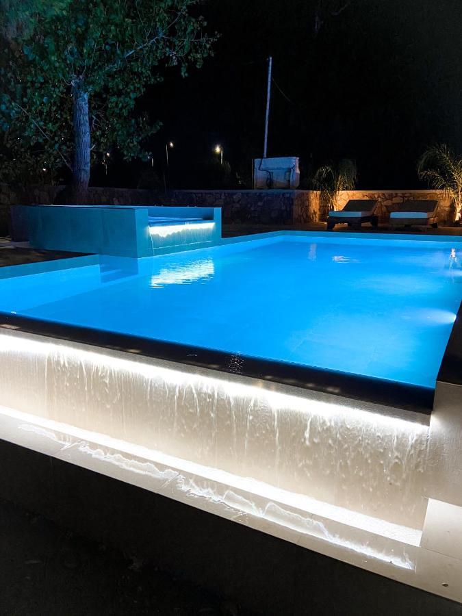 Luxury Anemone With Private Pool