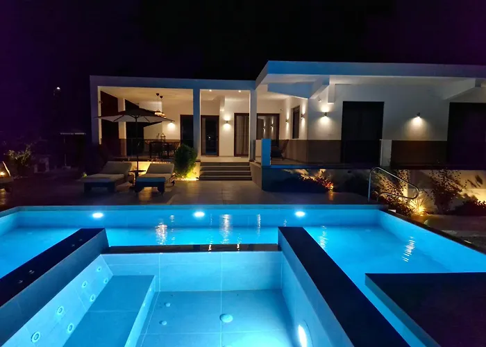 Luxury Villa Anemone With Private Pool