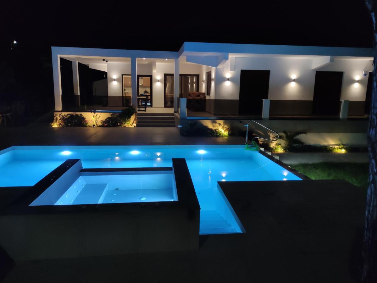 Luxury Anemone With Private Pool Villa *